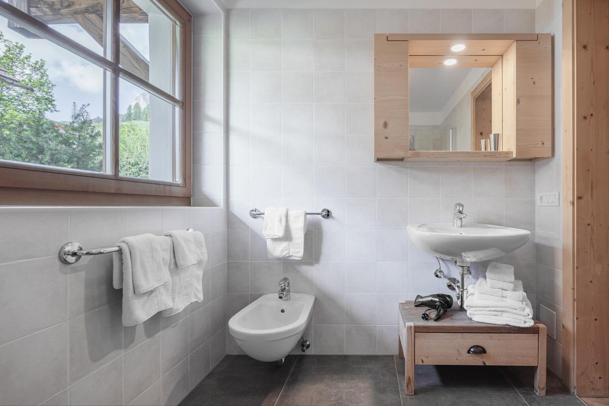 Chalet Ciasa Tino & Sara - Belaval Apartments กอร์วารา อิน บาเดีย ภายนอก รูปภาพ