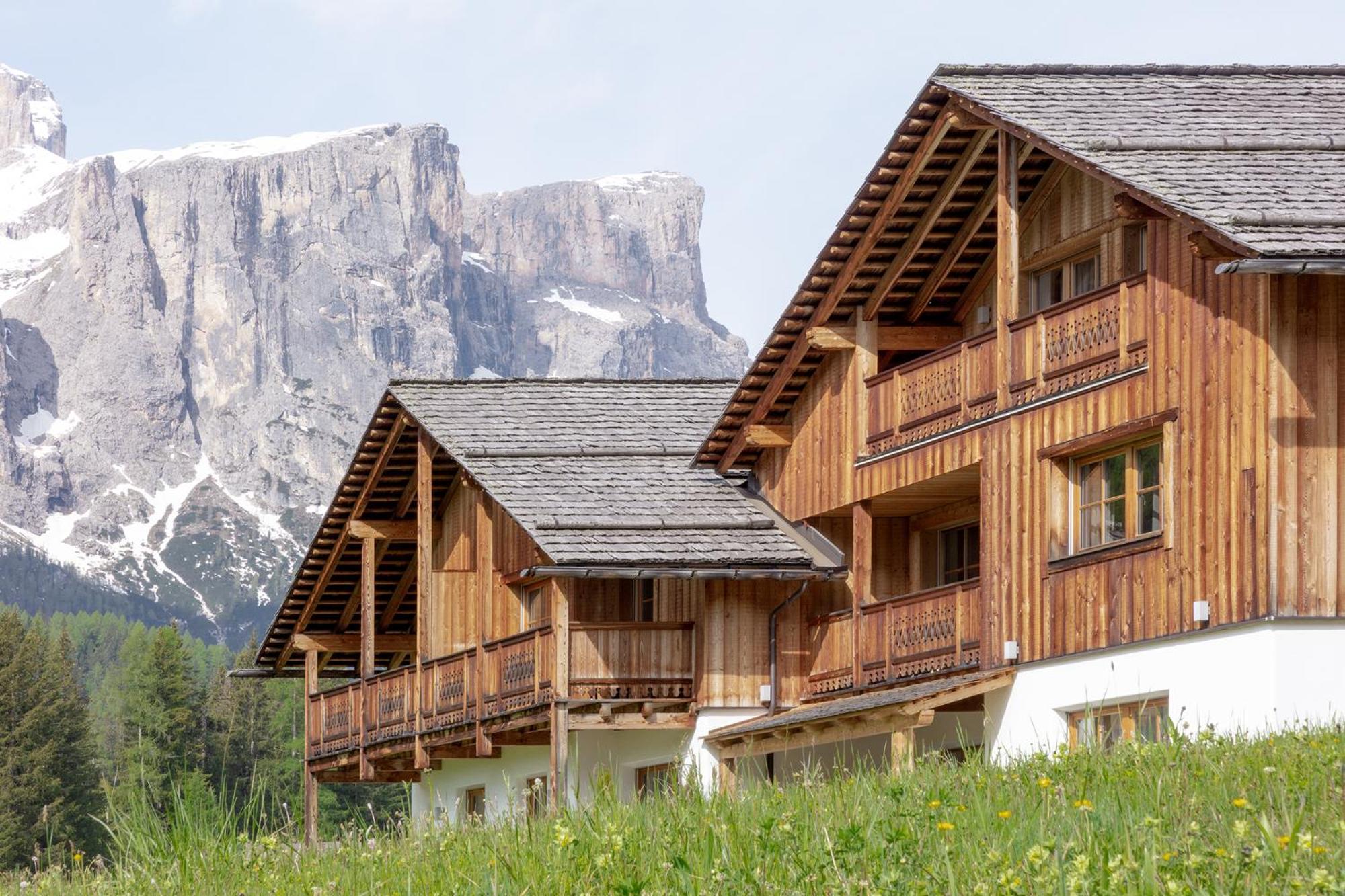 Chalet Ciasa Tino & Sara - Belaval Apartments กอร์วารา อิน บาเดีย ภายนอก รูปภาพ