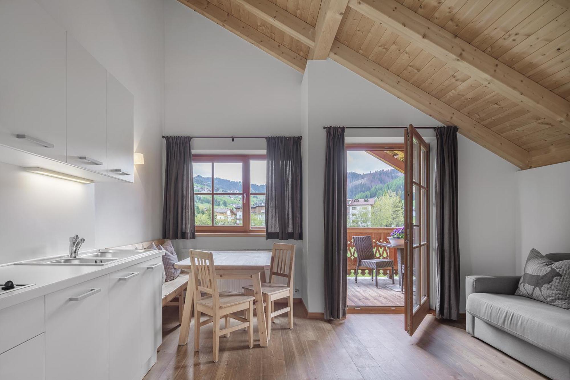 Chalet Ciasa Tino & Sara - Belaval Apartments กอร์วารา อิน บาเดีย ภายนอก รูปภาพ